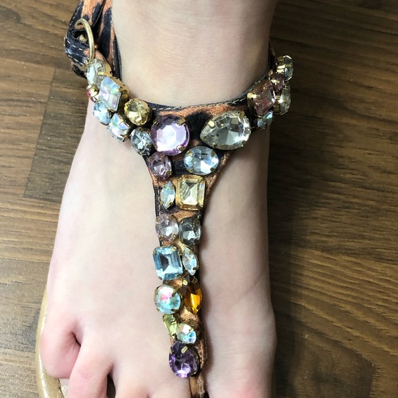 7.5 cheetah soda flats/sandals - Picture 2 of 9